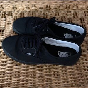 Men’s black vans size 11